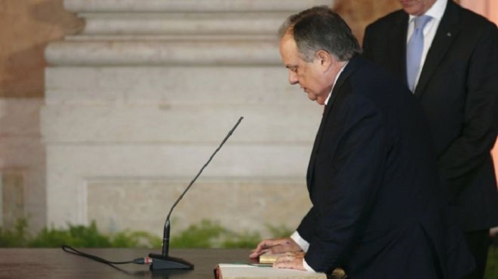 Portugal minister Soares quits after slap threat to journalists